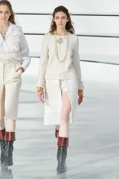 Look 68
